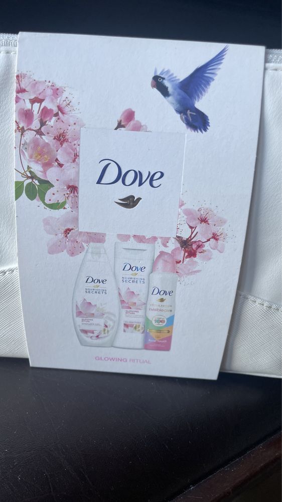 Dove zestaw z kosmetyczką żel balsam antyperspirant glowing ritual