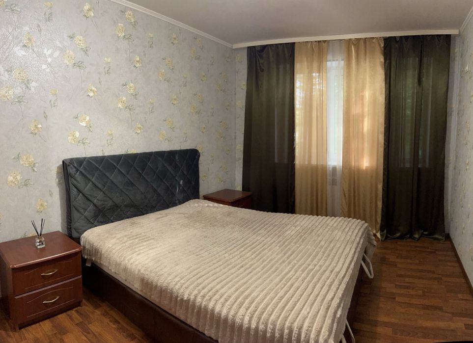 Здам 3 км. кв жд,авто вокзали. в центрі міста по добово 1300 за добу.