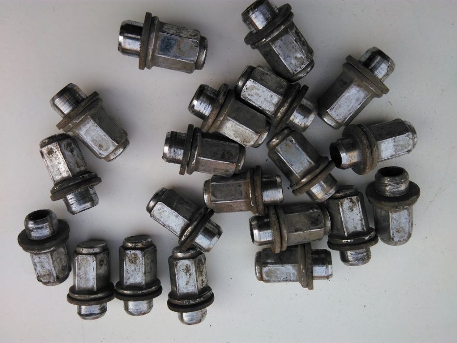 nakretki alufelg toyota rav 4 II 00-05 ROK