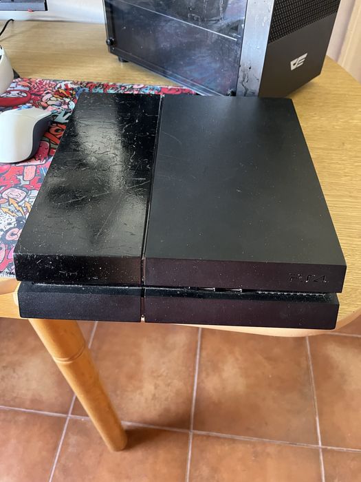 PS4 FAT (500gb) + JOGO UFC4