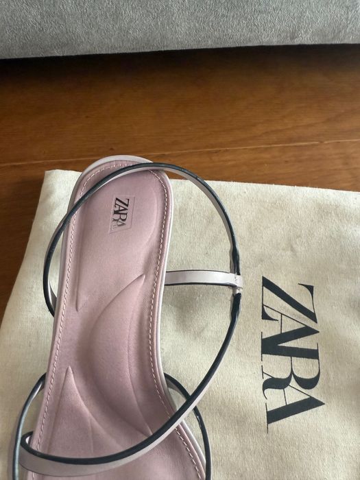 Sandálias da Zara’