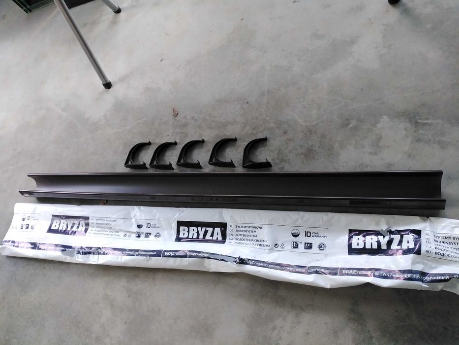 Rynna dachowa plastikowa "120" brązowa + uchwyty - 2mb