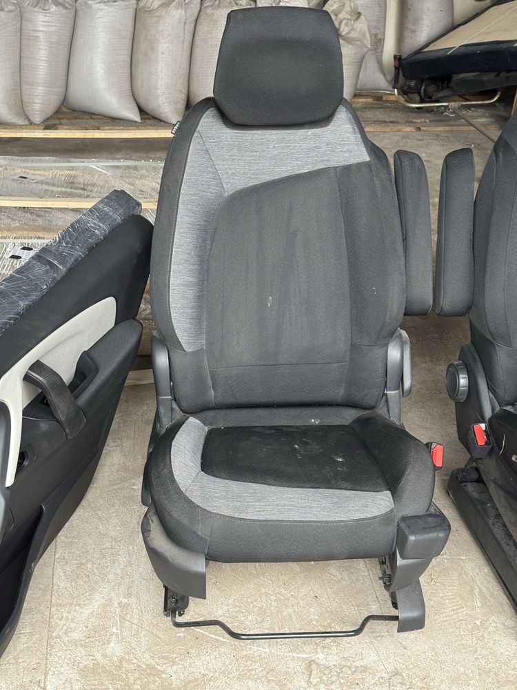 Передні сидіння,Citroen Picasso spets tyr
