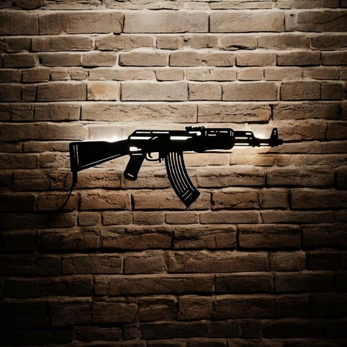 Cвітильник у вигляді автомата Калашникова з RGB-підсвіткою та пультом