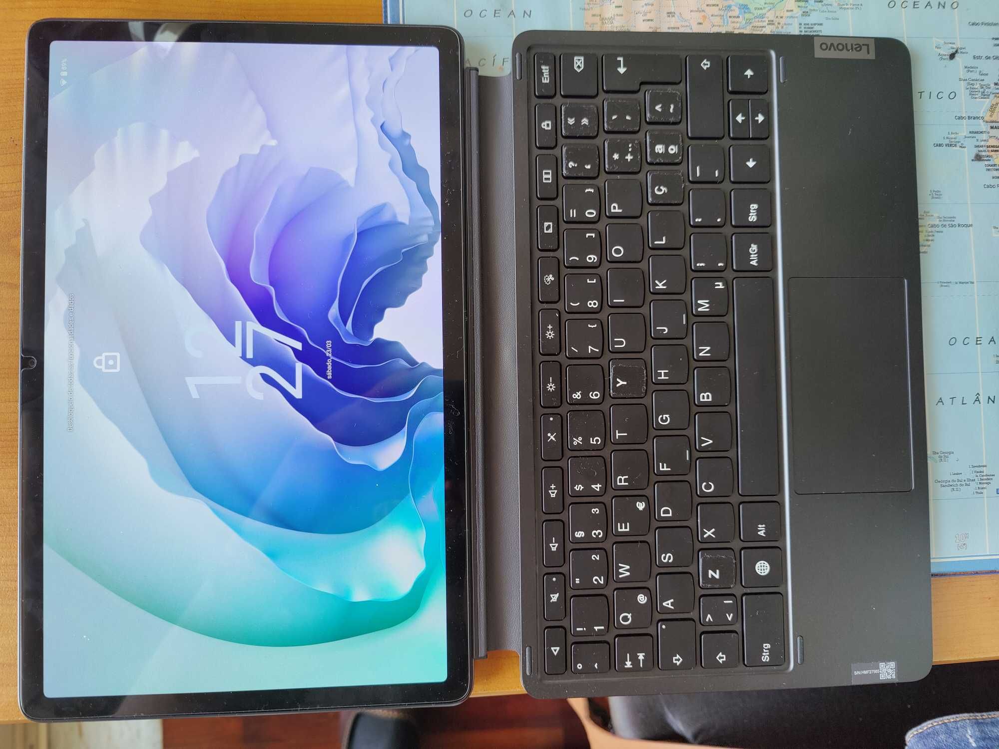 Tablet Lenovo P11 Pro 2nd gen 256 Gb com capa e teclado