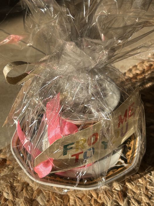 Filiżanka świeczka ozdobna z opakowaniem i dedykacją