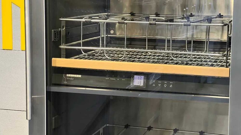 Винний холодильник Liebherr WTpes 5972