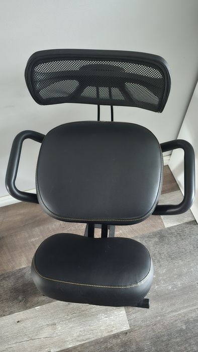 Klękosiad fotel na kręgosłup klęcznik z oparciem i regulacją wysokości