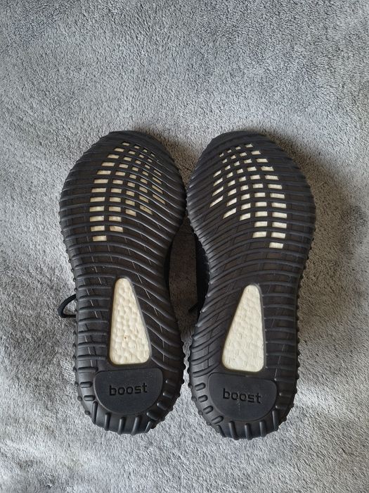 Adidas Yeezy Boost 350 V2 Core Black White 45 rozmiar