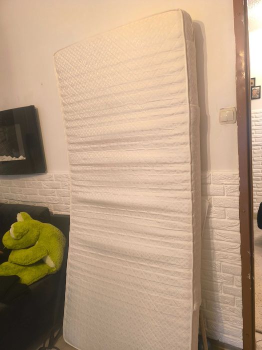 Materac sprzedam za symboliczną kwotę... w b. dobrym stanie z Niemiec