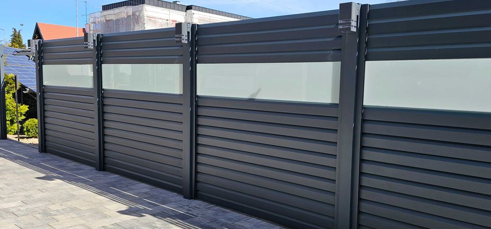 Brama aluminiowa ogrodzenie aluminiowe szkło