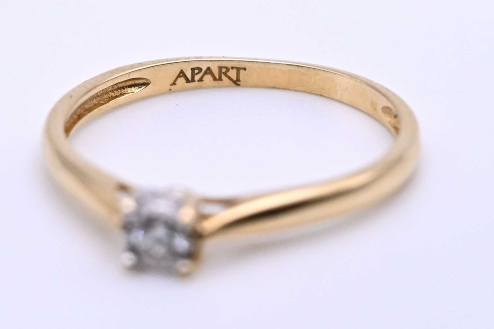 Klasyczny zaręczynowy pierścionek ze złota 585 brylant 0,06ct Apart