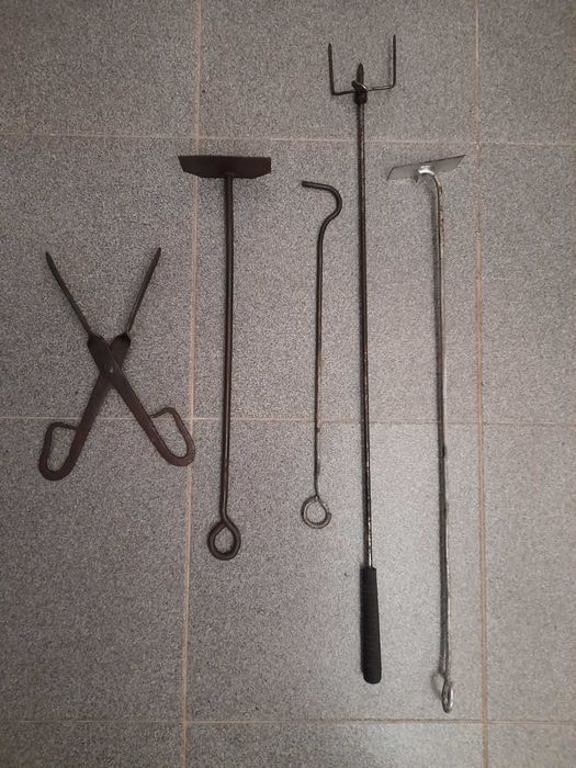 Fogão a lenha em ferro fundido, ferro e esmalte da marca Soliva