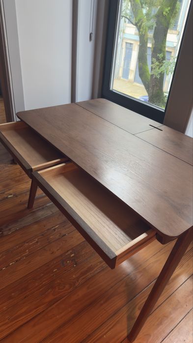 Secretaria de madeira