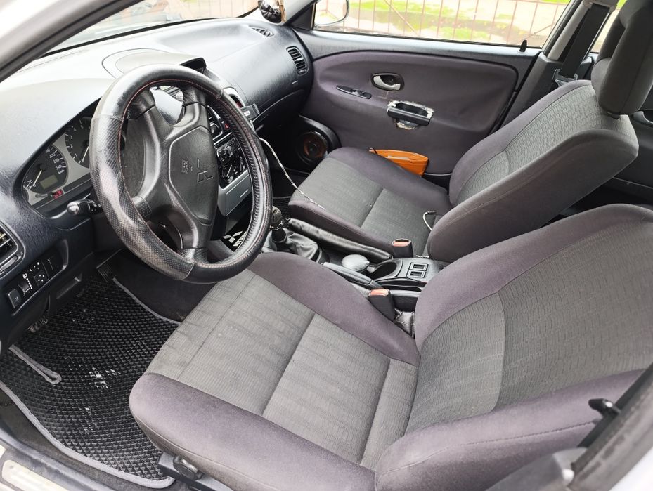 Продам Mitsubishi Carisma