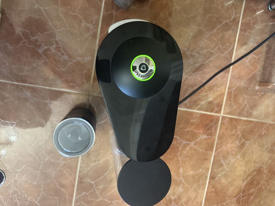 Кавомашина Nespresso капсульна