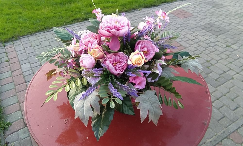 Wiązanki na cmentarz, Kompozycje Kwiatowe na grób, Stroik na cmentarz