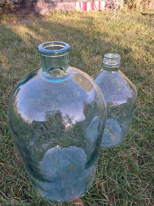 Бутиля 20 літрів та 10 літрів