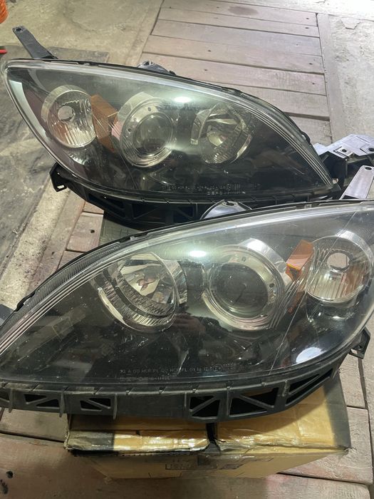 Продам фары мазда3 вк хэтчбек с комплектом ксенона