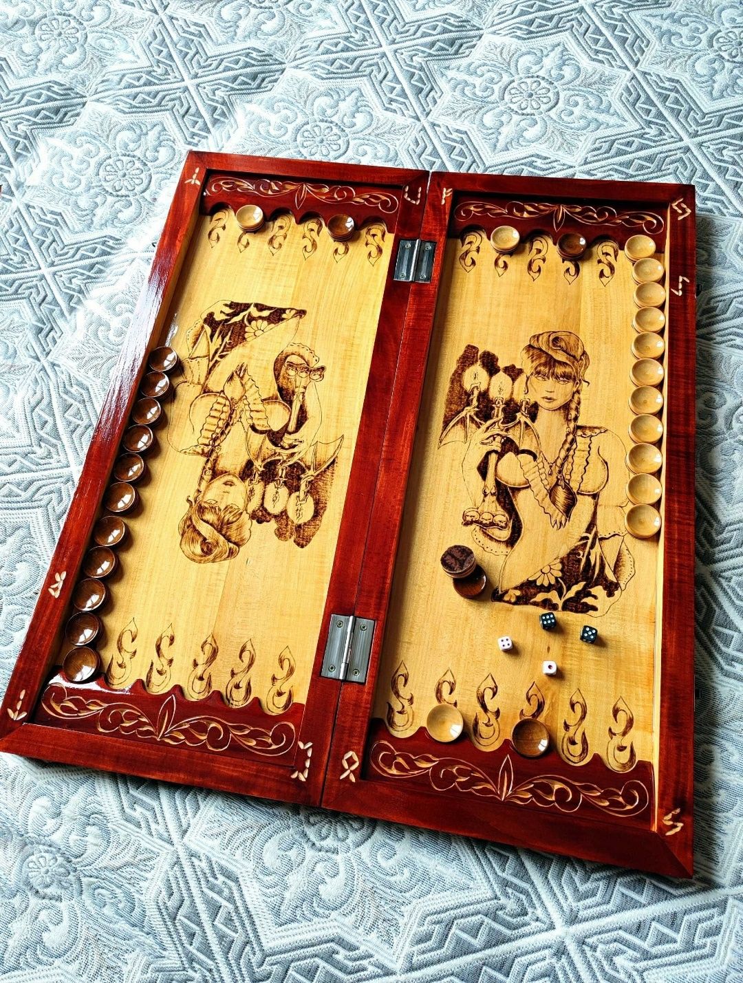 Ekskluzywny drewniany backgammon , nardy , tryktrak z runą