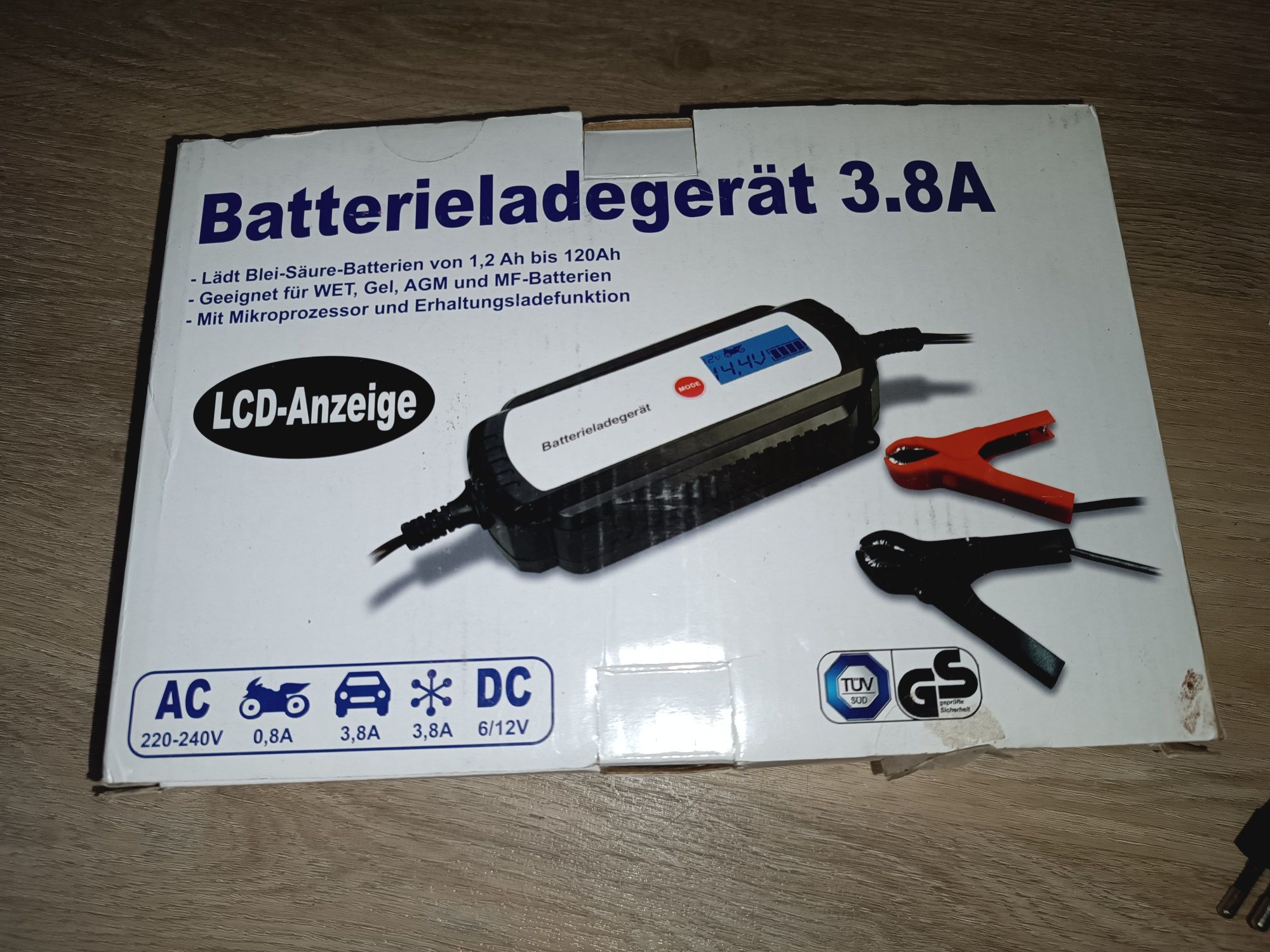 Ładowarka do akumulatora 6V 12V 3.8A LCD mikroprocesorowa prostownik