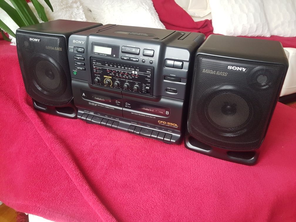 Магнитола SONY CFD -550L, в идеальном состоянии.