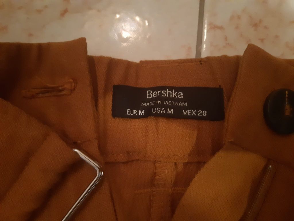Calças senhora castanhas tamanho M