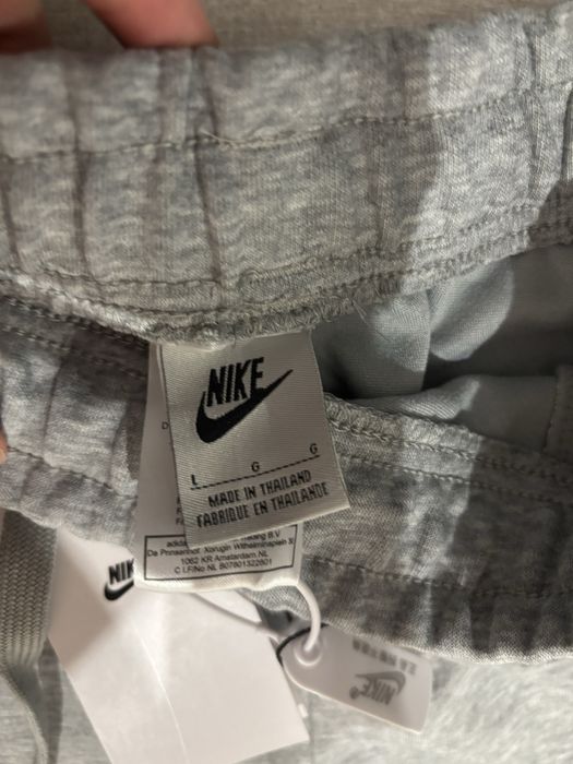 Spodnie Nike szerokie