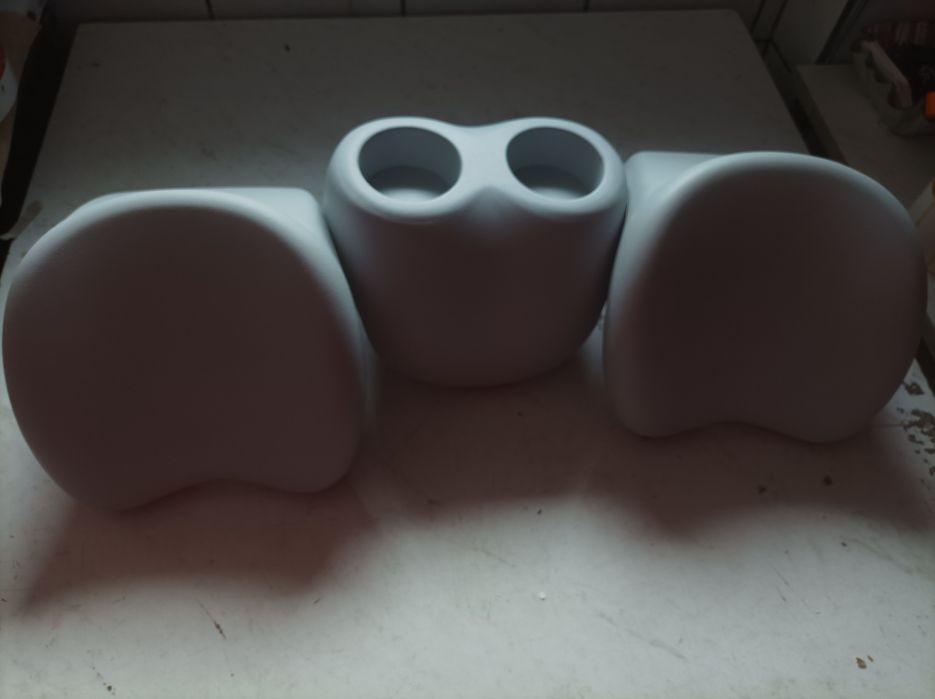 Zagłówki i uchwyty na napoje do jacuzzi