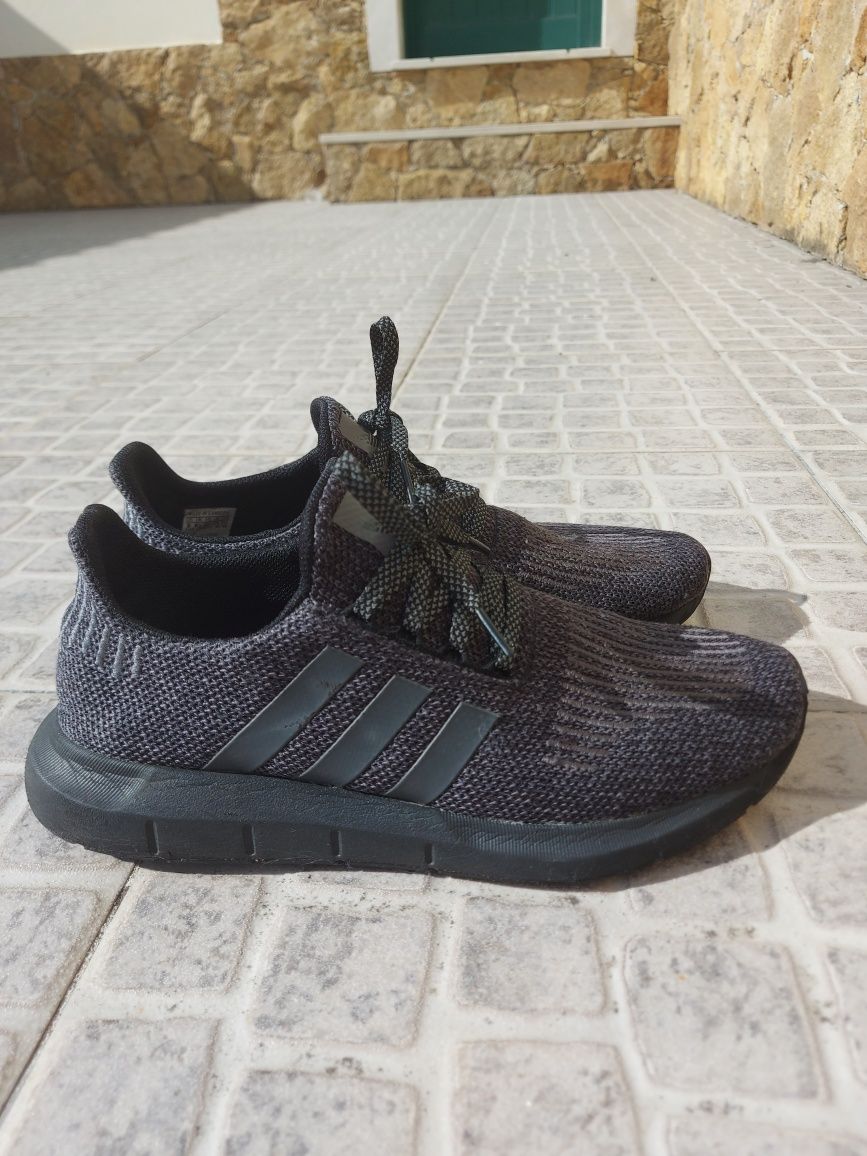 Sapatilhas Adidas Swift Run, 42