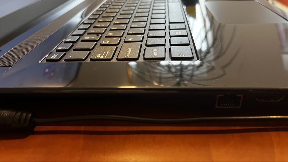 Notebook Medion Essentiel B 17 cali 4x2.16GHz 8GB 512GB Windows 10