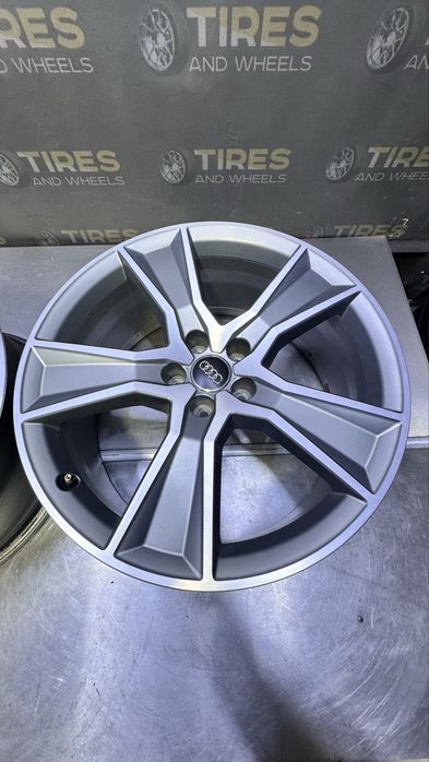 Диски AUDI ОРИГИНАЛ 4M0601025R 9. 0" X 20" 5X112 ET 33
