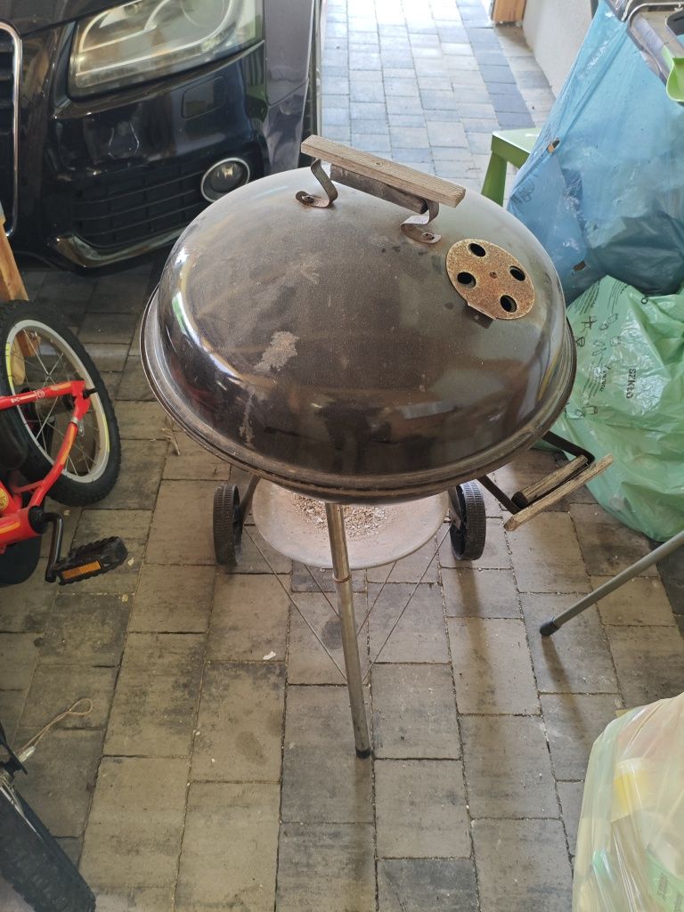Grill ogrodowy węglowy okrągły