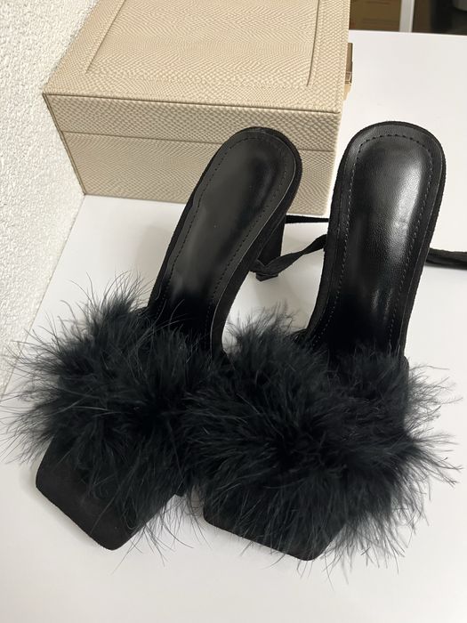 Дуже зручні нові босоніжки з хутром розмір 39