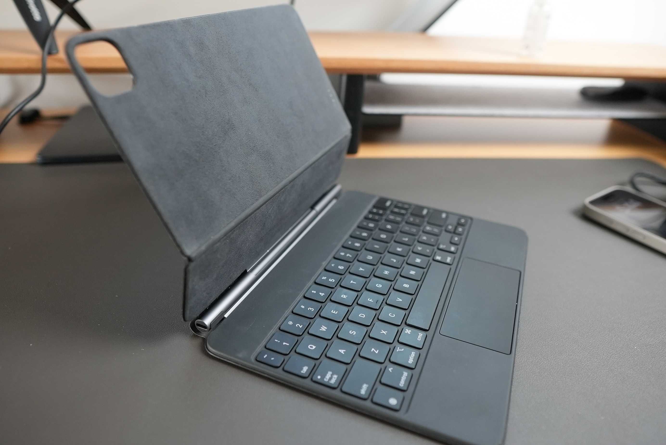 iPad Pro 11-inch + Magic Keyboard