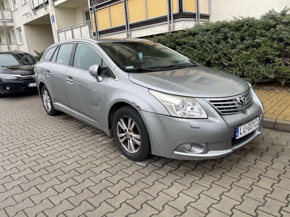 Toyota Avensis 1.8 Benzyna SOL salon Polska