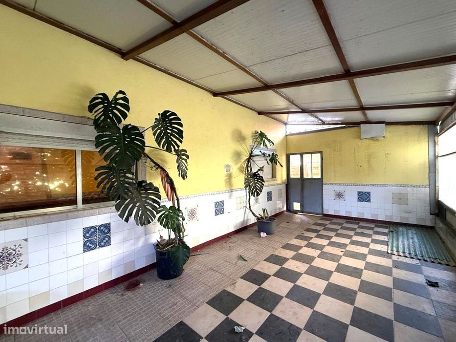 Moradia Térrea T3 com Segunda Habitação e Logradouro em  Ovar