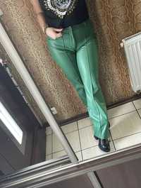 Skórzane zielone dzwony spodnie stradivarius nowe roz S