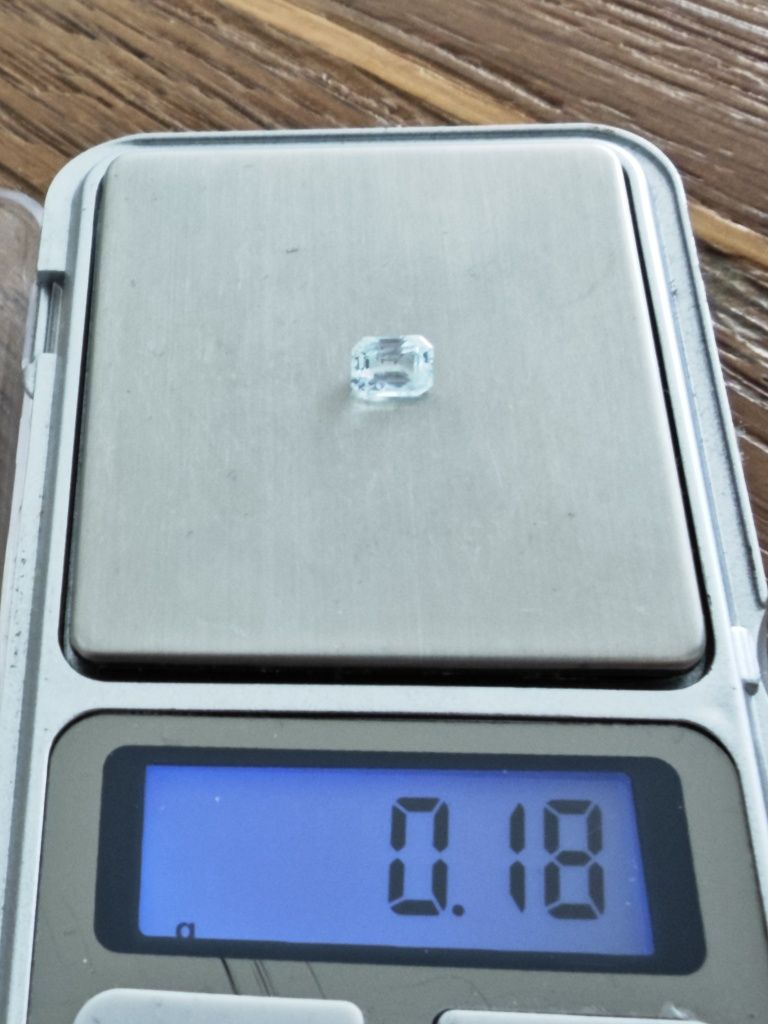 Akwamaryn naturalny 0.96 ct. Oktagon