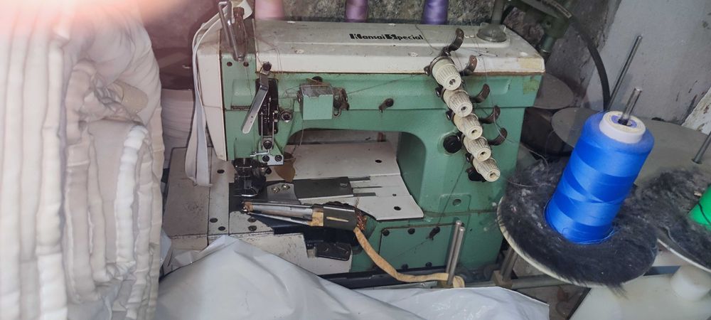 Maquina  KANSAI meter colarete