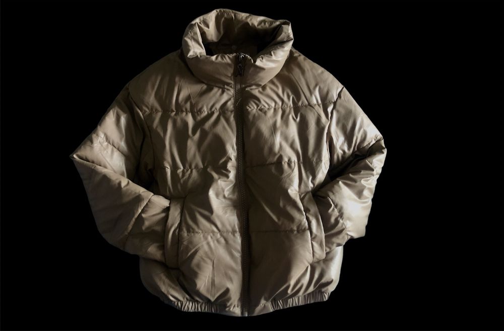 Куртка дутая бежевого цвета на фото 3-5.Женская Зима