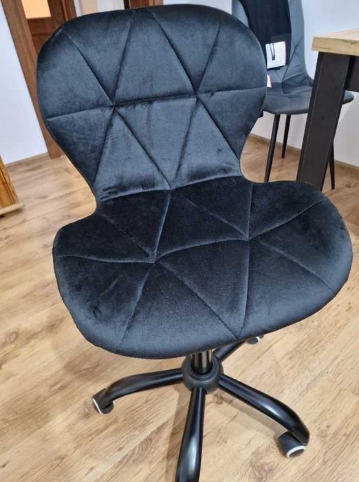 комп'ютерне крісло для офісу крісло майстра для школярів diamond