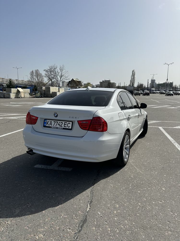 BMW 3 E90 2011 xDrive
