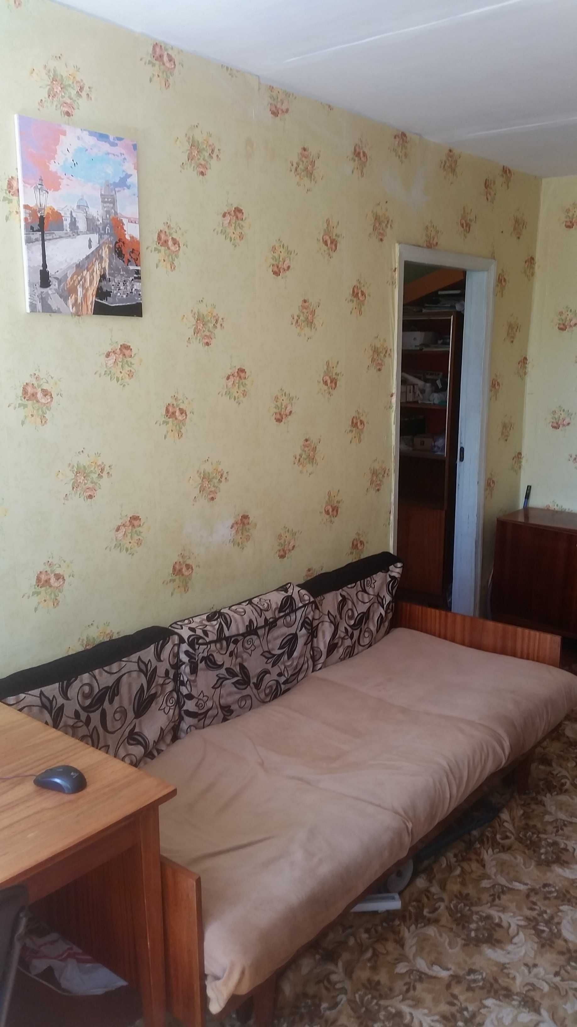 Продам квартиру . 2-х/комнатную