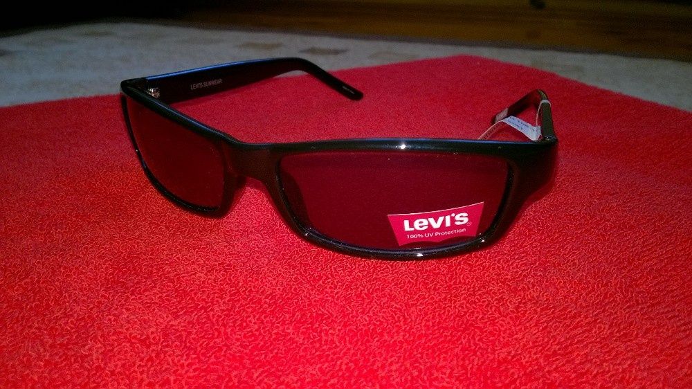 Nowe i nieużywane okulary przeciwsłoneczne Levis Levi Strauss