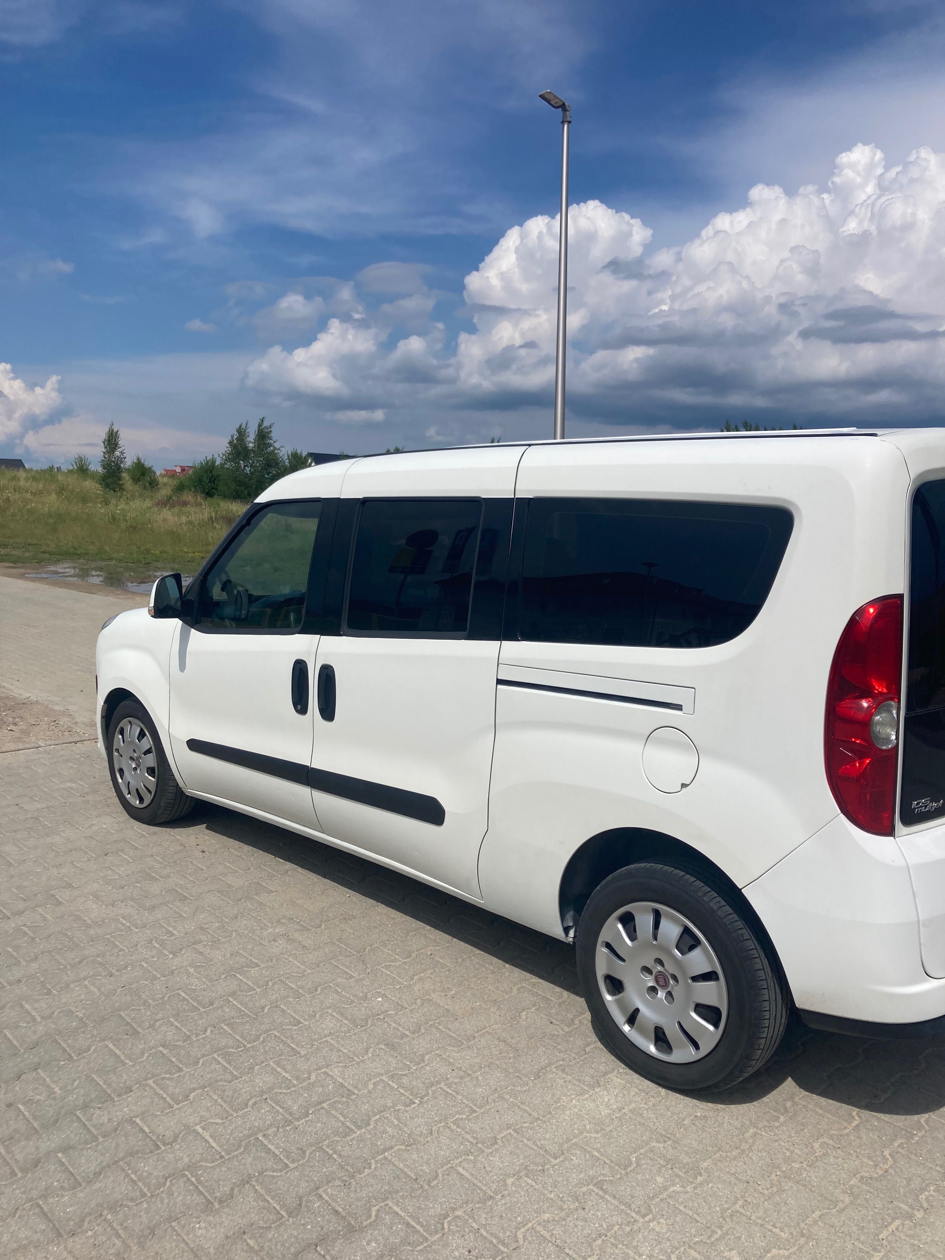 Samochód Fiat doblo