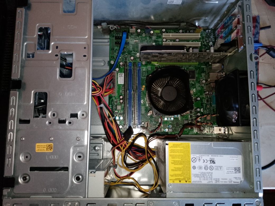 Komputer Dell vostro 430 - intel core I5 - GT 220