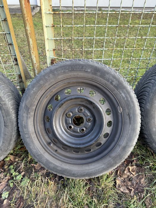 Koła zimowe stalowe felgi z oponami Michelin Alpin5