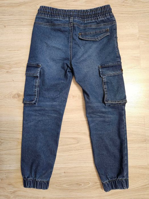 Spodnie joggery 122
