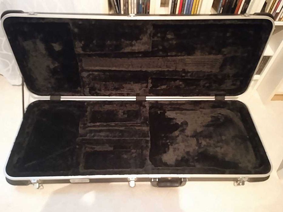 Guitarra eléctrica Schecter Omen Extreme-6 STBLK + Caixa Thomann